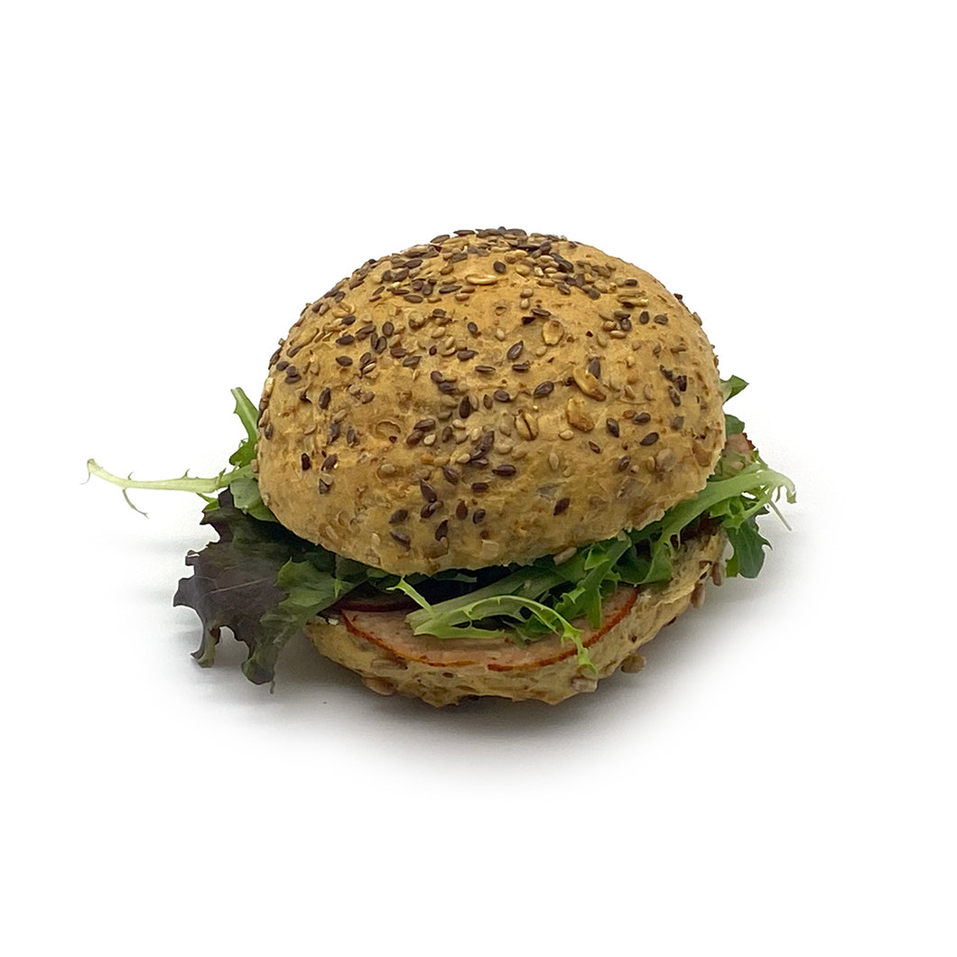 Lekker vers vegan broodje met grillworst voor in uw picknickmand. Antwerpen, regio Zoersel.